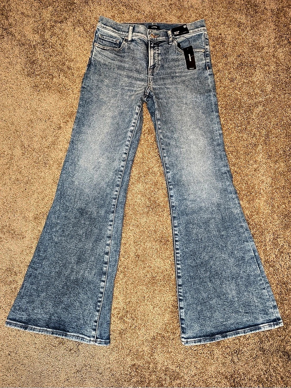 ☘️ Express High Waisted Flare Jeans Blue Waist 6 NWT